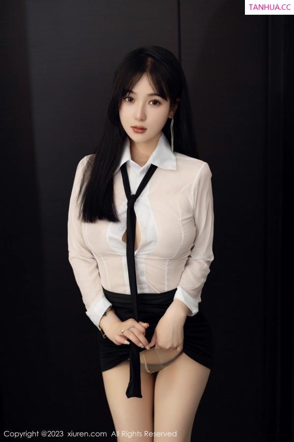罗熙桐  [XiuRen]高清写真图 2023.05.10 No.6711 桐桐 长靴美腿第12张图片